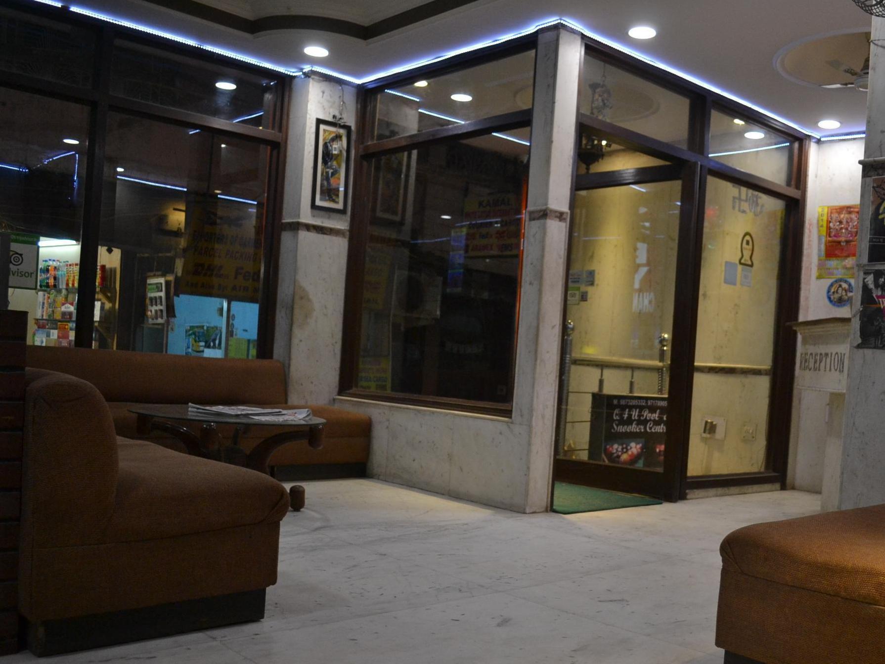 Spot Inn Hostel New Delhi Exteriör bild