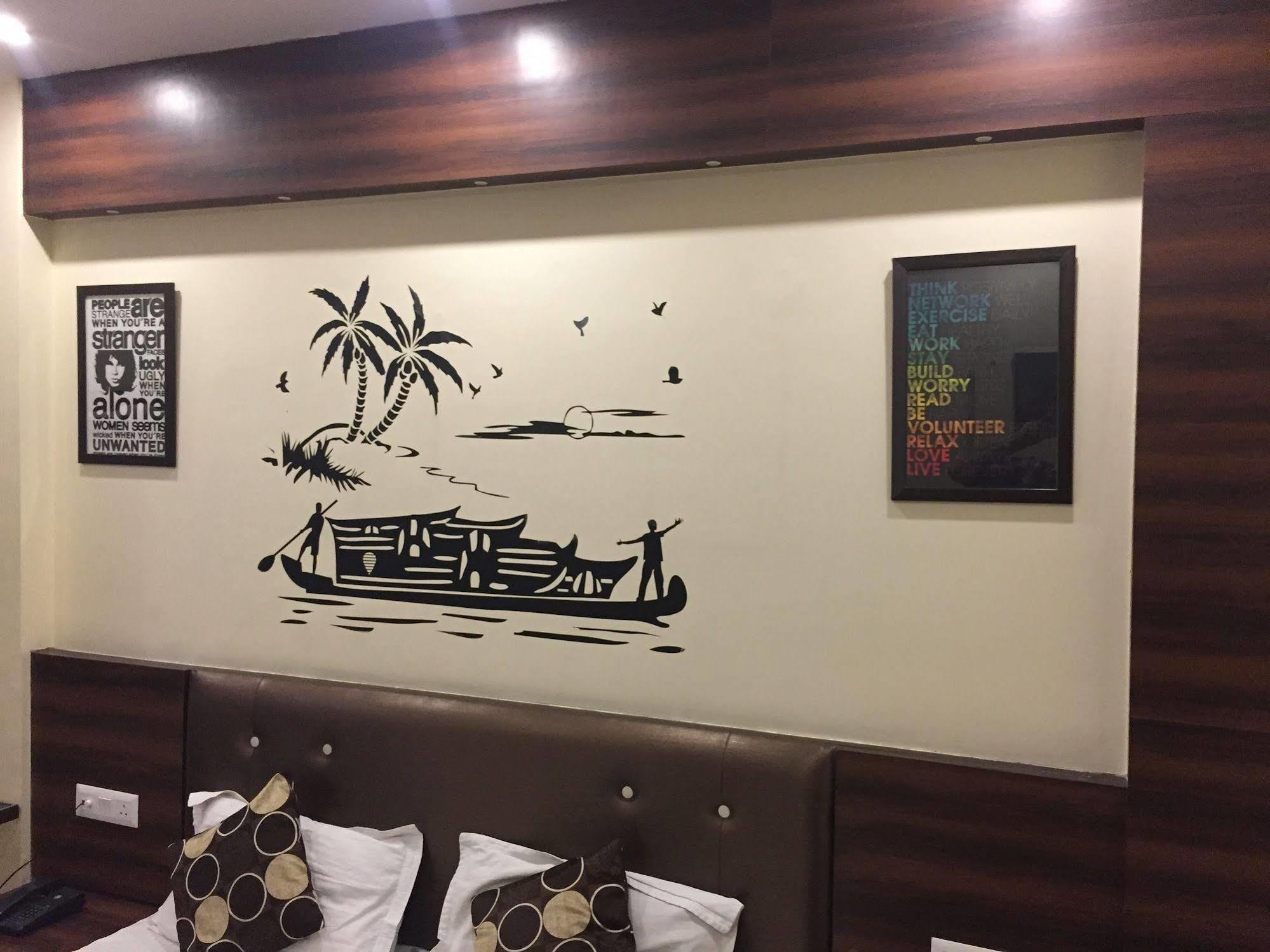 Spot Inn Hostel New Delhi Exteriör bild
